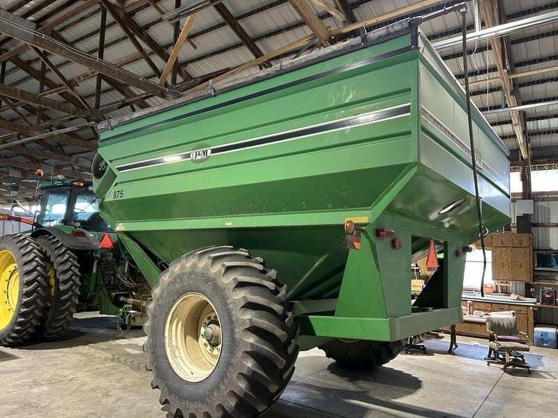  J&M 875 Grain Cart