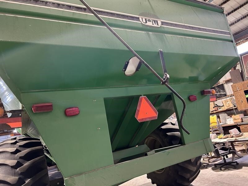  J&M 875 Grain Cart