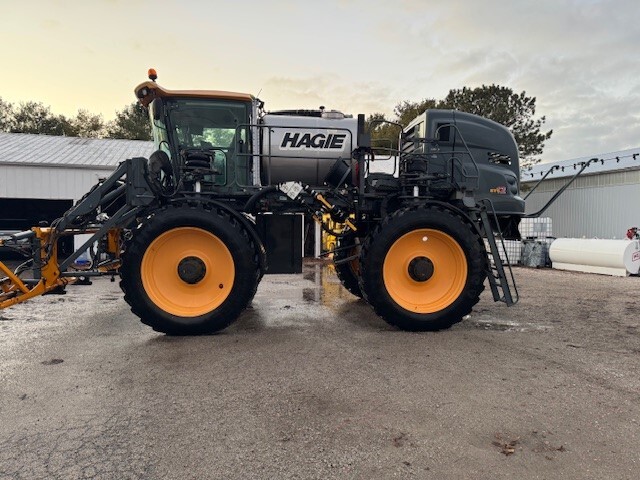 2018 Hagie STS12 Self-Propelled Sprayer