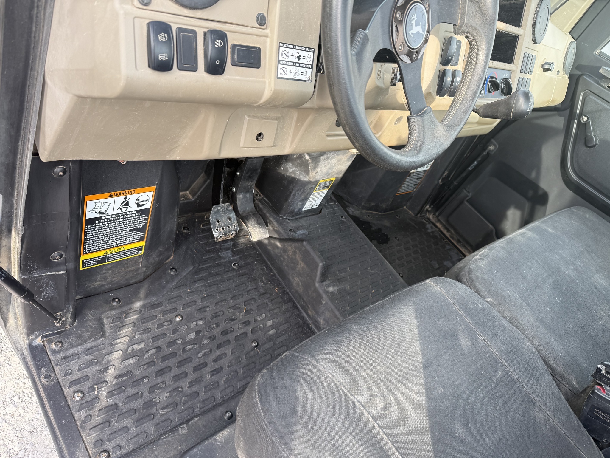 2024 John Deere XUV835R ATVs and Utility Vehicle