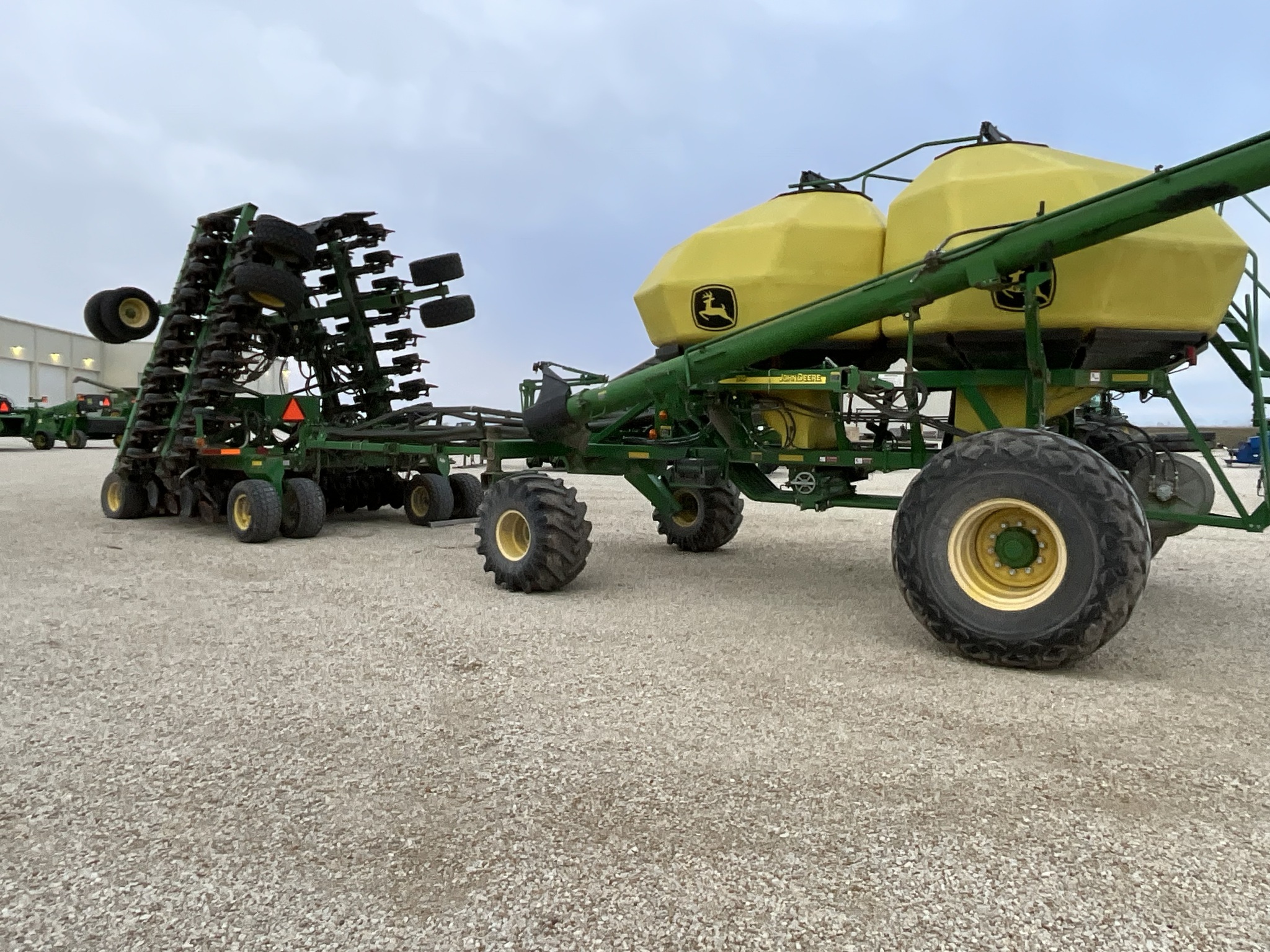 2014 John Deere 1890 Air Seeder
