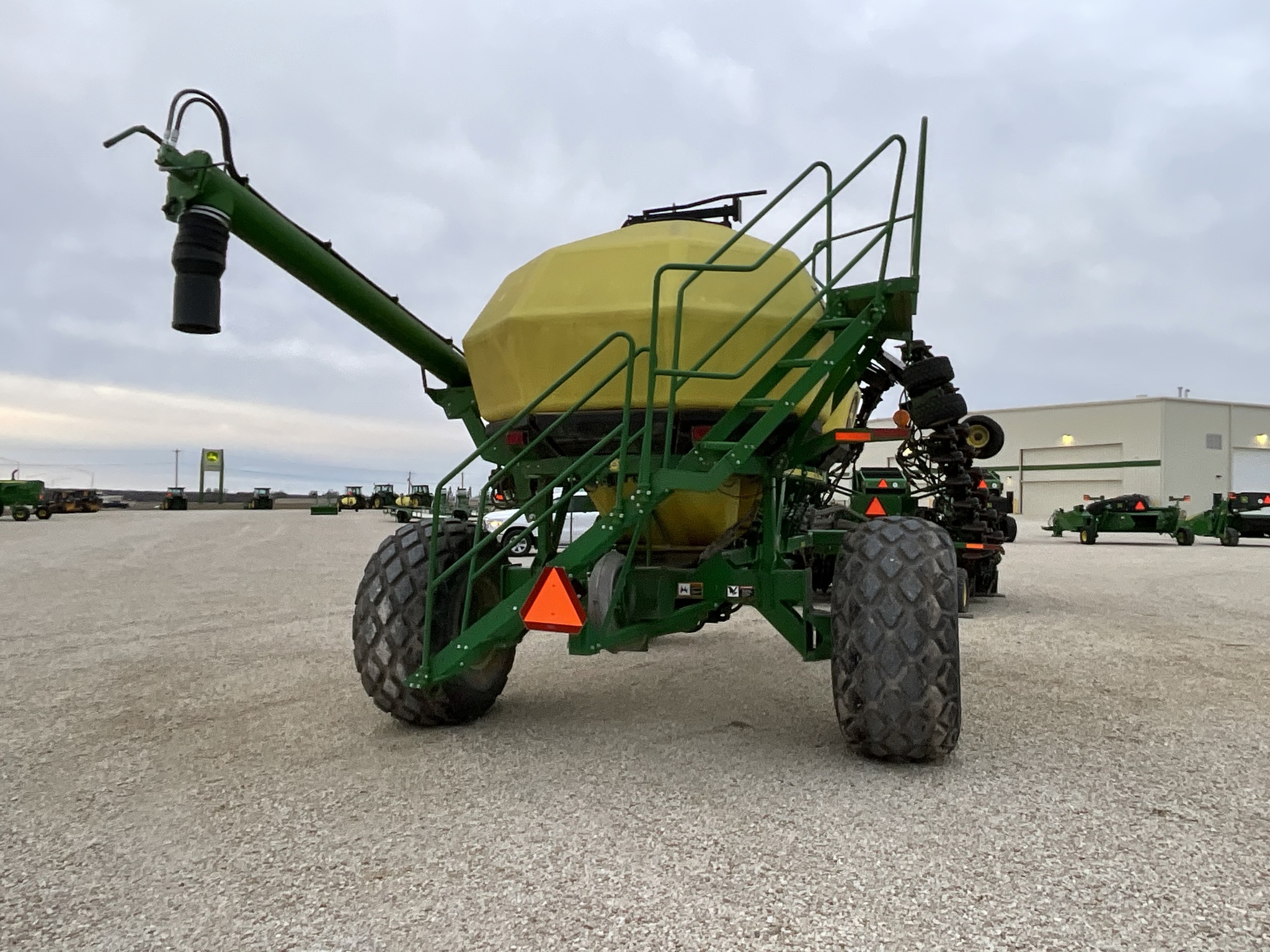 2014 John Deere 1890 Air Seeder