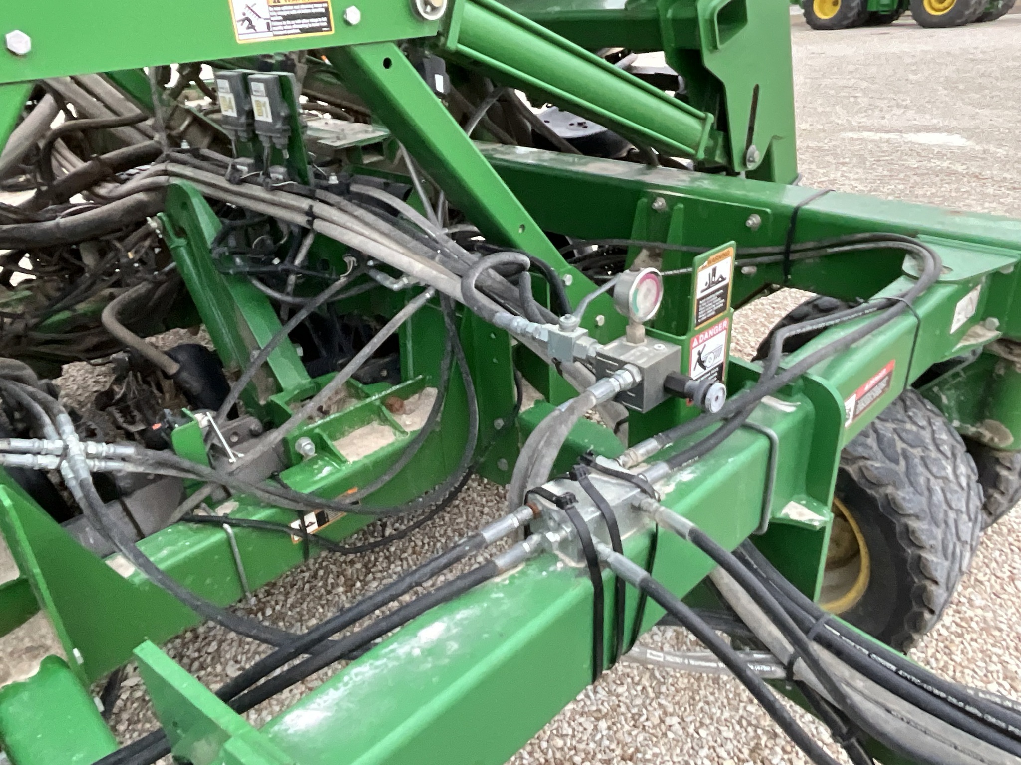 2014 John Deere 1890 Air Seeder