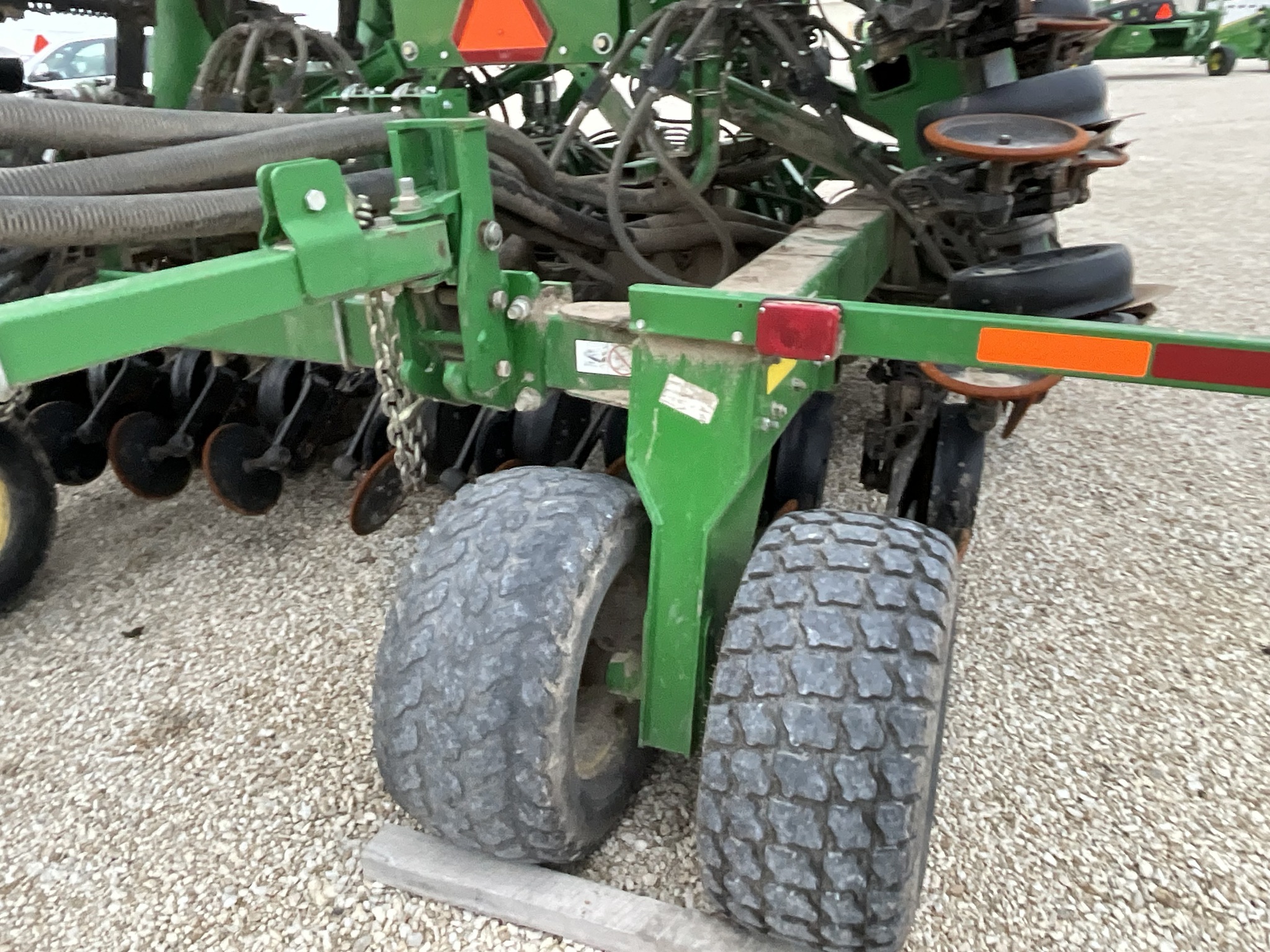 2014 John Deere 1890 Air Seeder