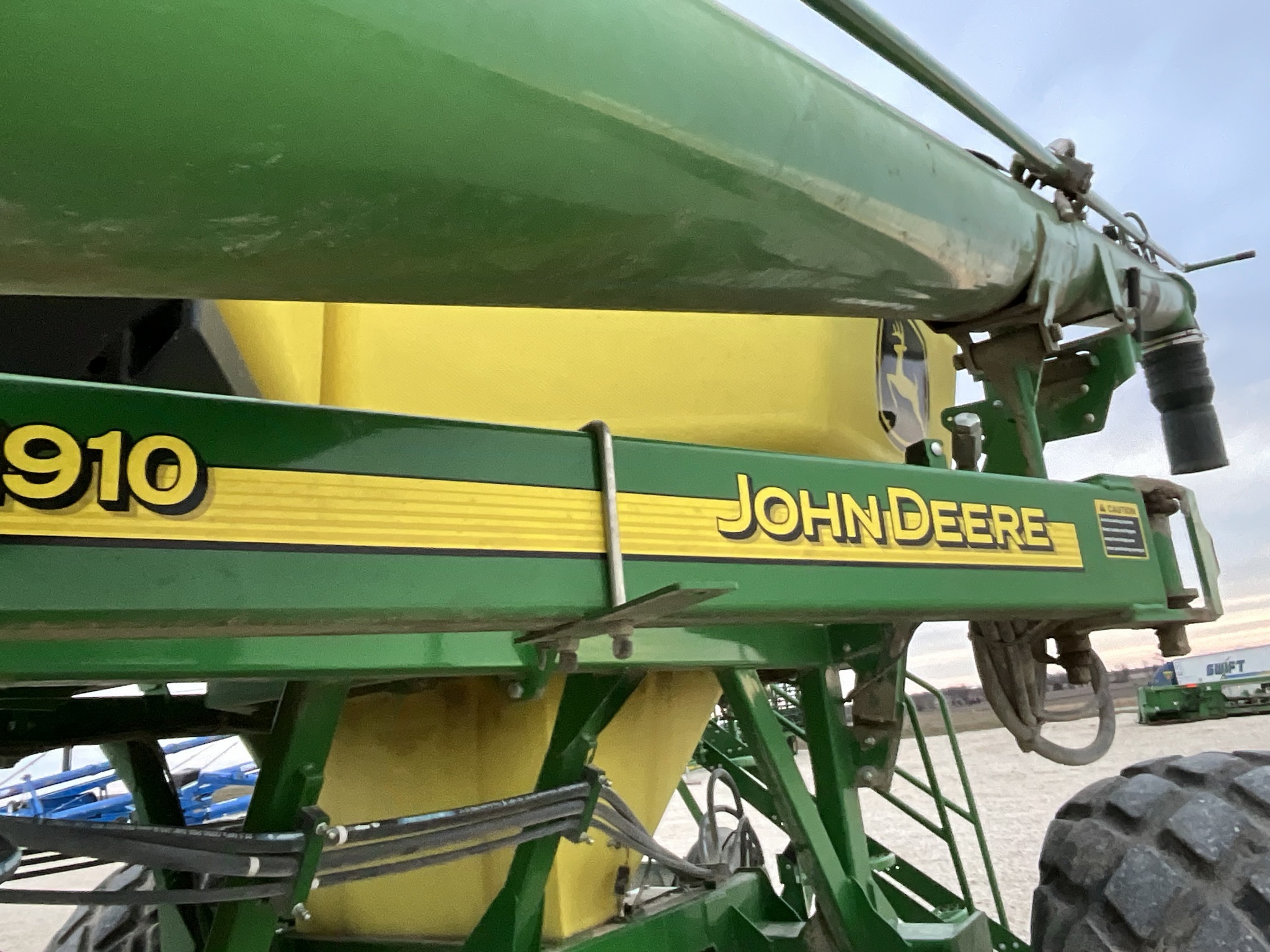 2014 John Deere 1890 Air Seeder