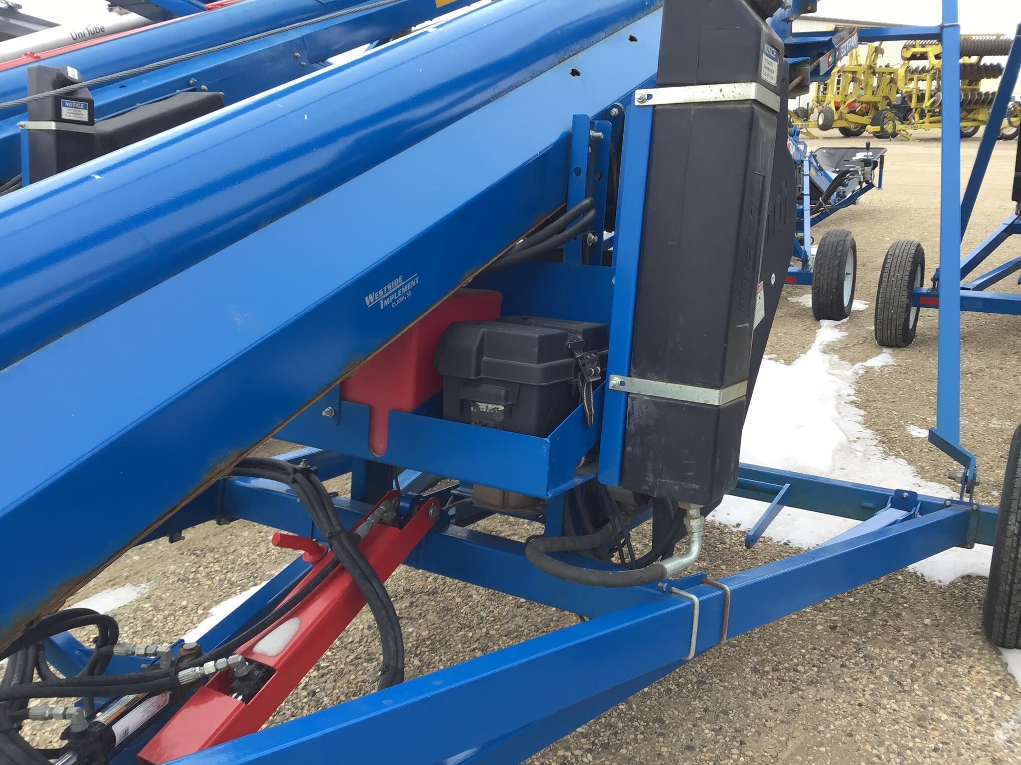  Brandt 1547LP+ Augers and Conveyor