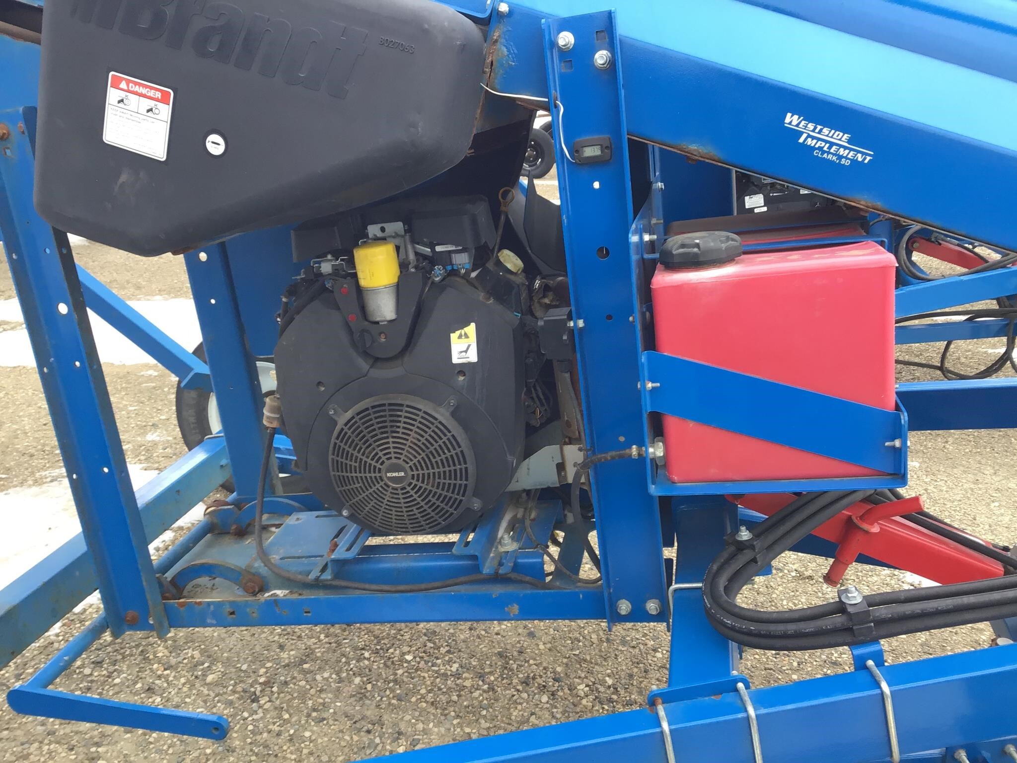  Brandt 1547LP+ Augers and Conveyor
