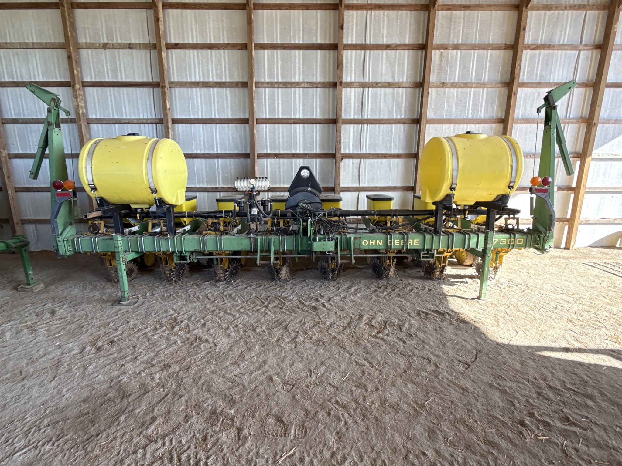 1993 John Deere 7300 Planter