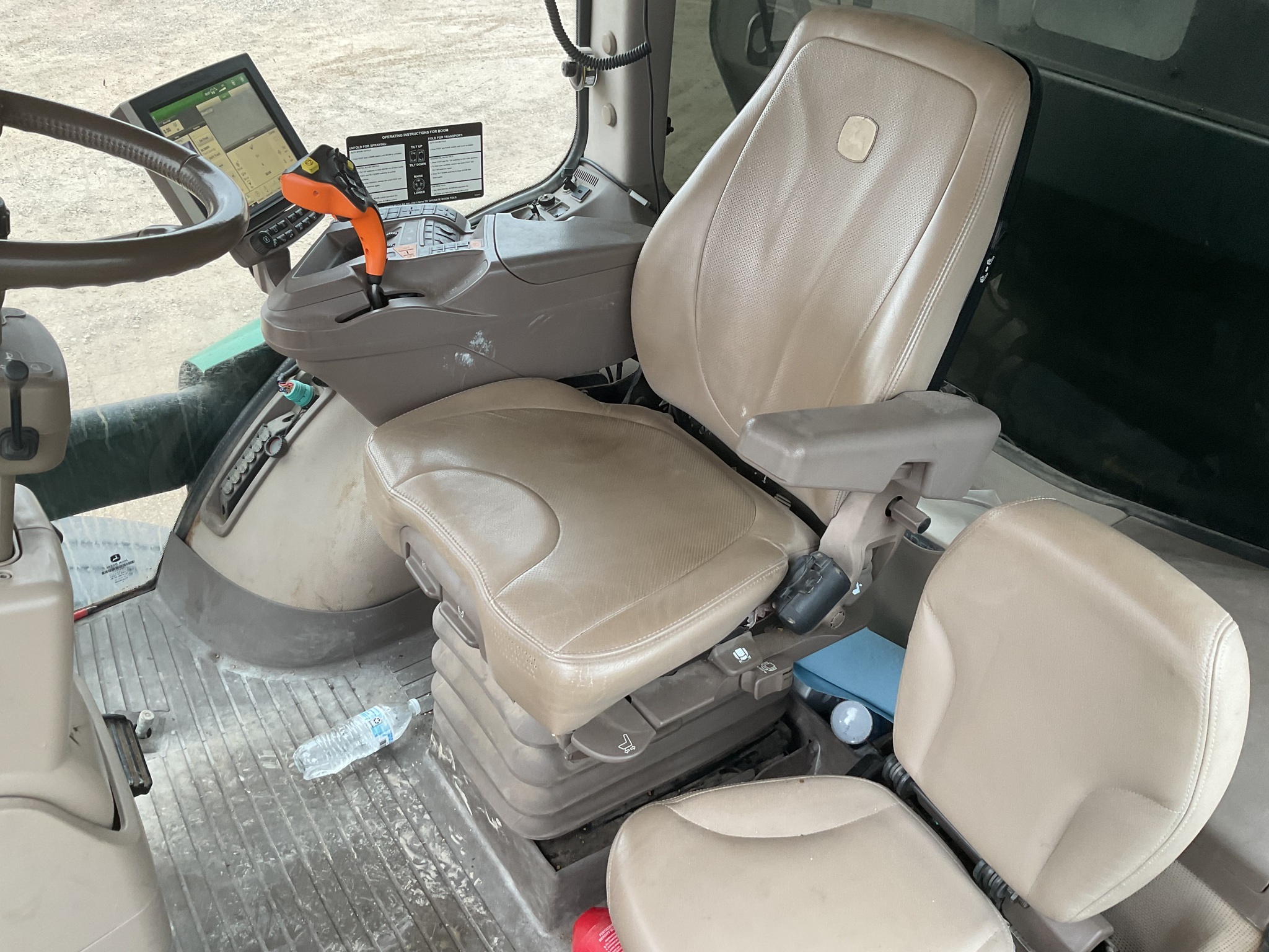 2019 John Deere R4038 Self-Propelled Sprayer