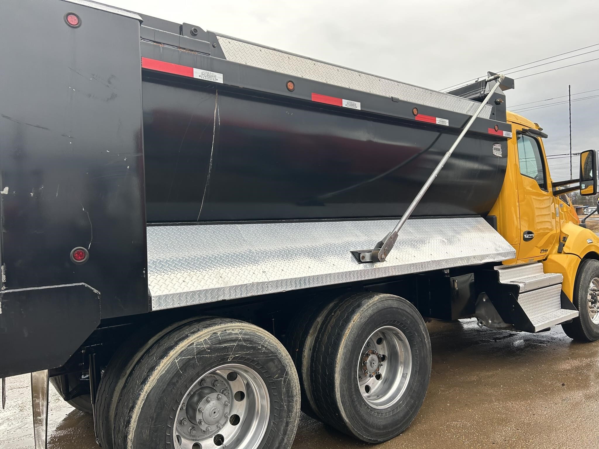 2019 Kenworth T680 Semi Trucks/Trailer