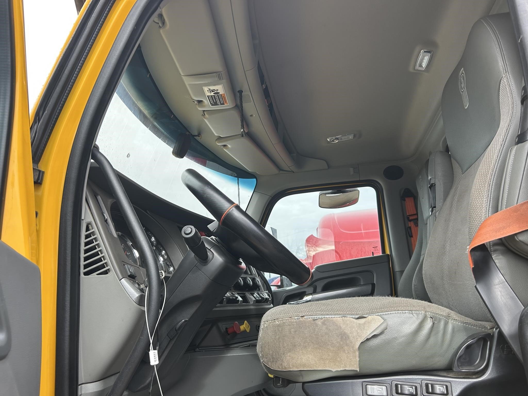 2019 Kenworth T680 Semi Trucks/Trailer