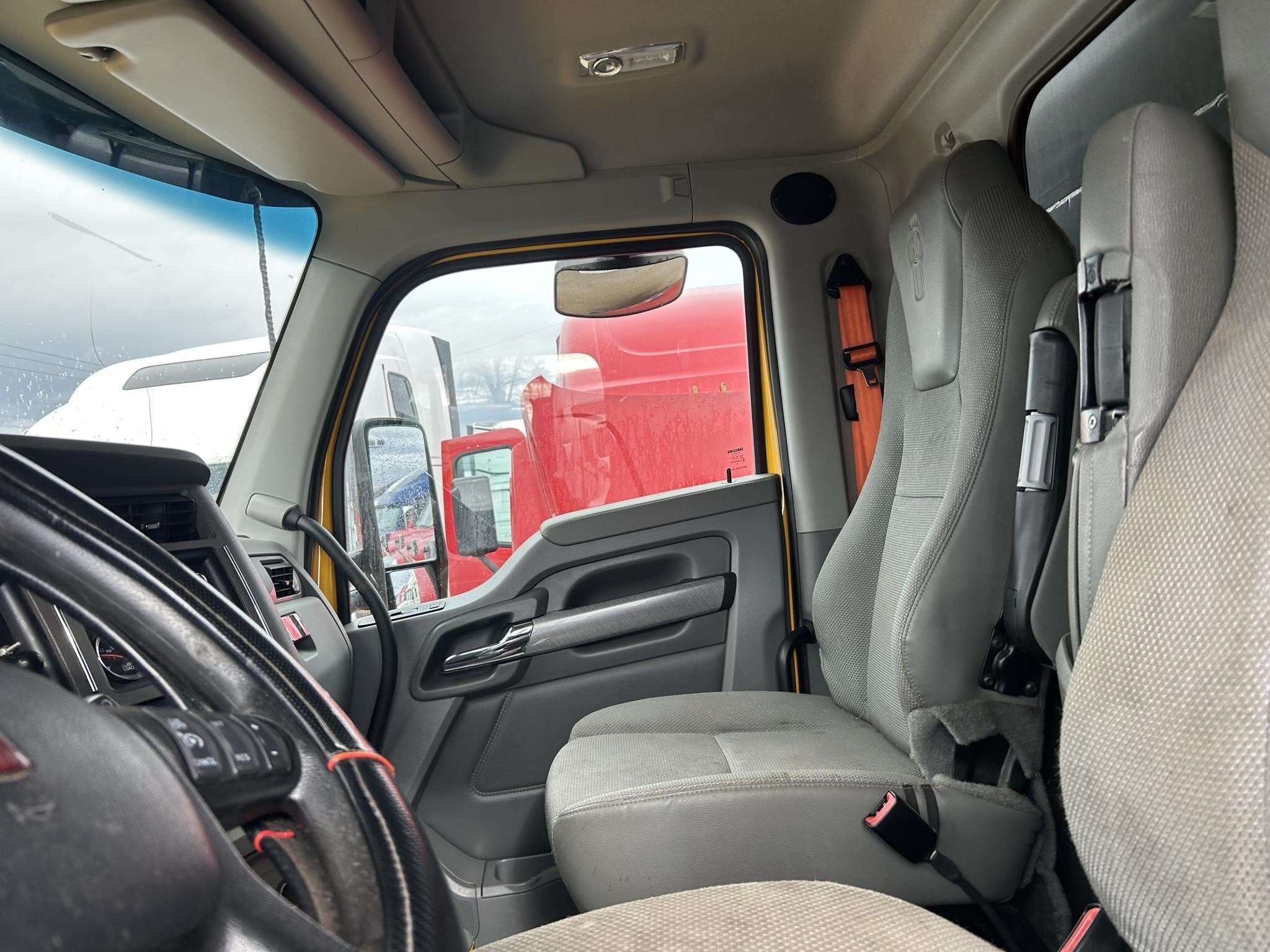 2019 Kenworth T680 Semi Trucks/Trailer