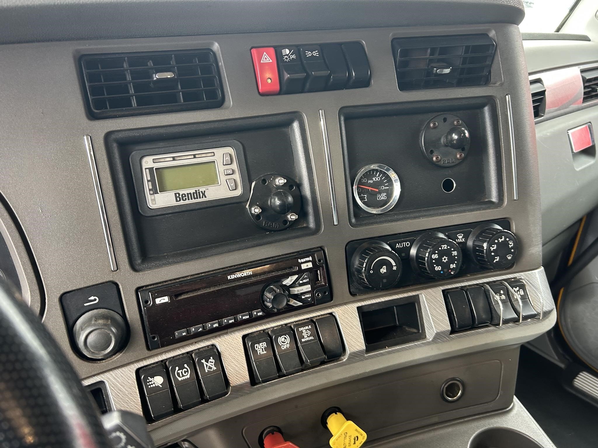 2019 Kenworth T680 Semi Trucks/Trailer