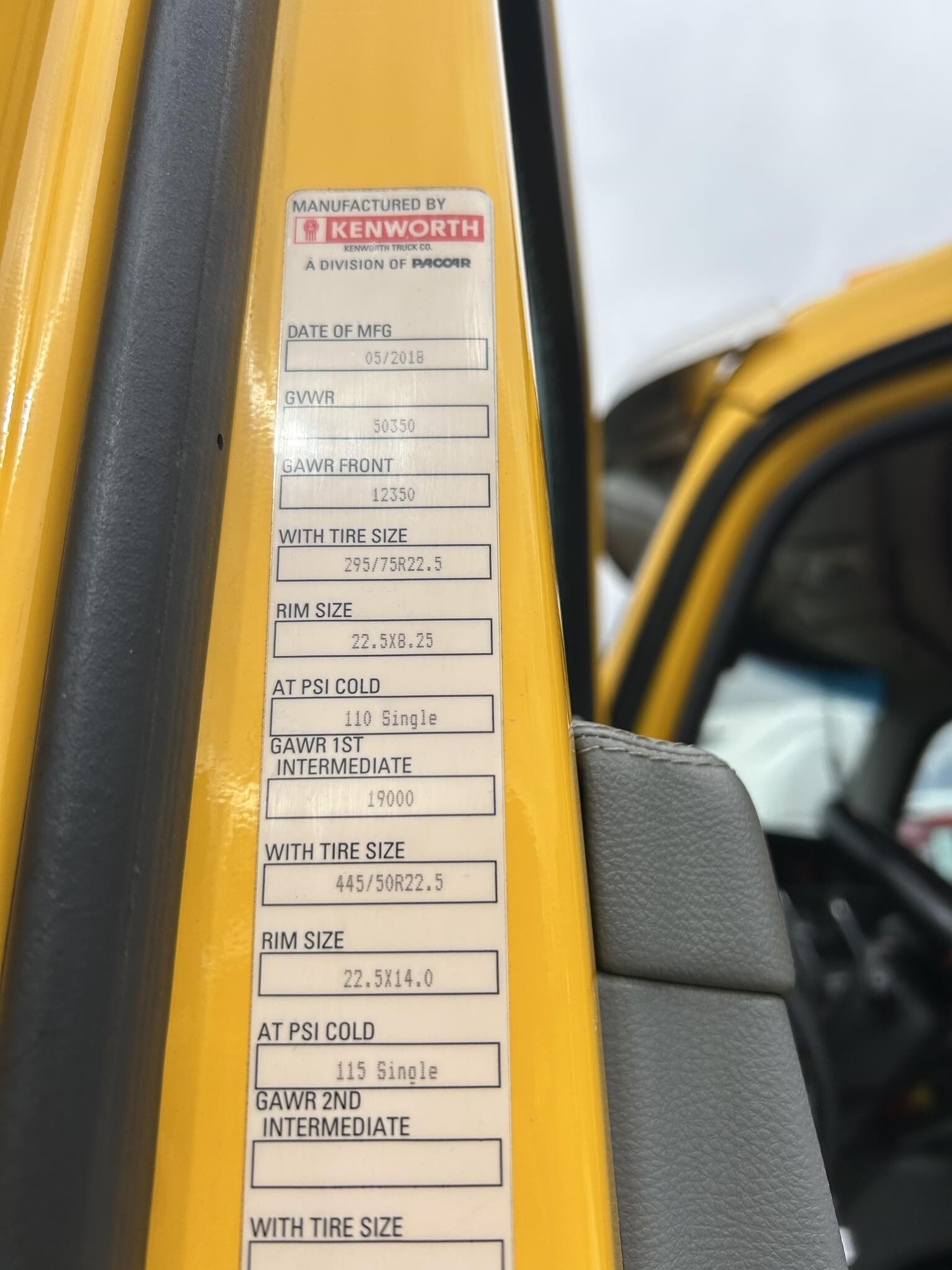 2019 Kenworth T680 Semi Trucks/Trailer
