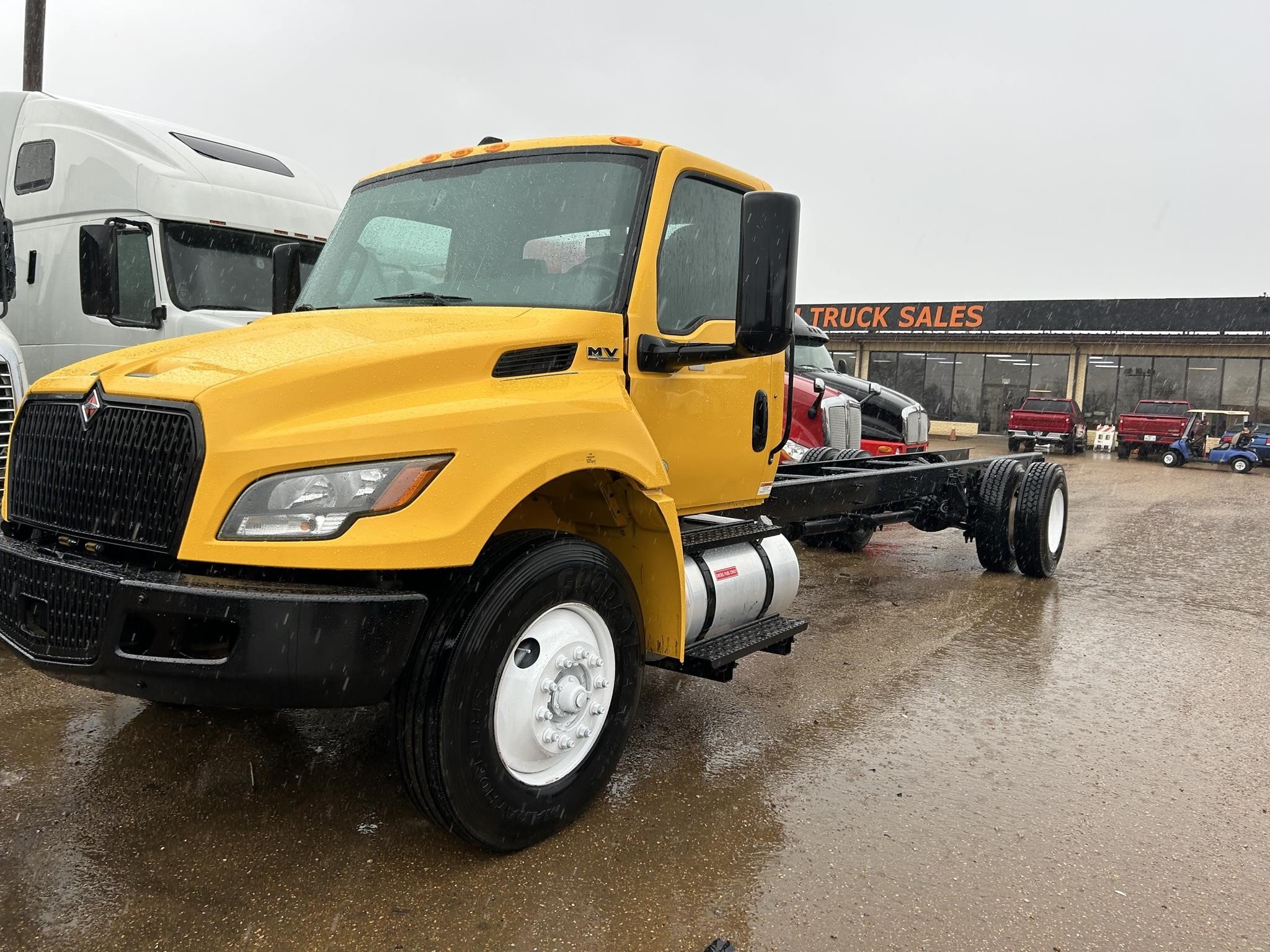 2023 International MV Box Trucks/Trailer