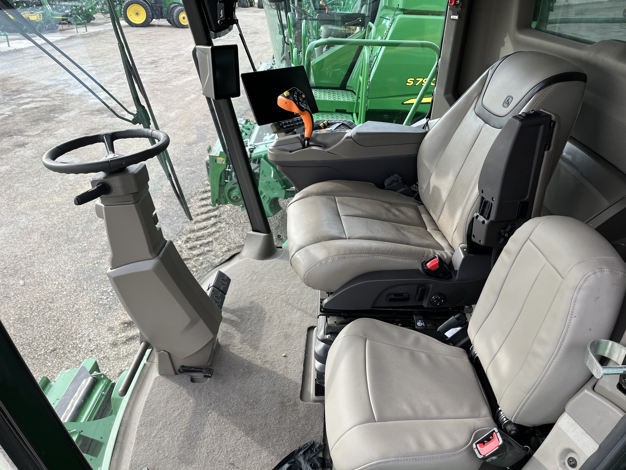 2025 John Deere S7 800 Combine