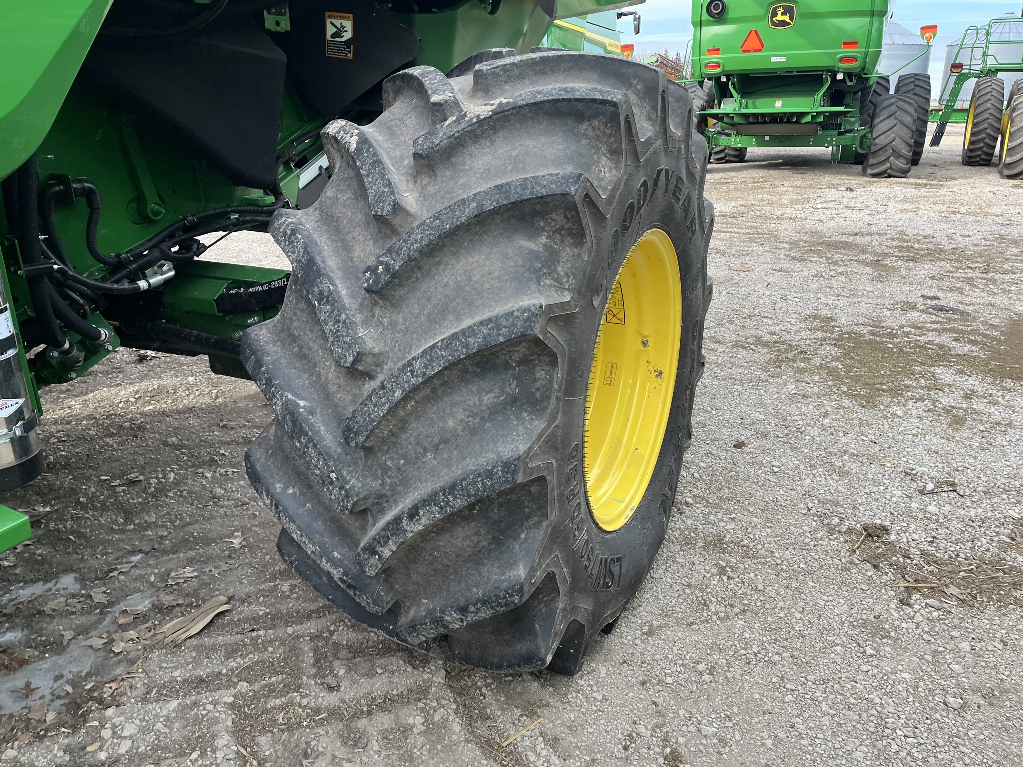 2025 John Deere S7 800 Combine