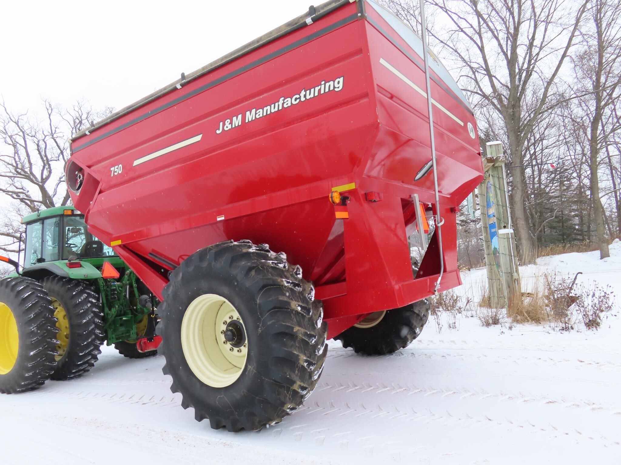 2010 J&M 750-18 Grain Cart