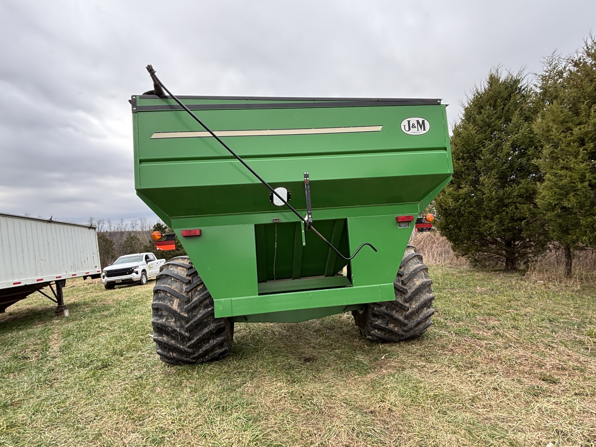  J&M 750-18 Grain Cart