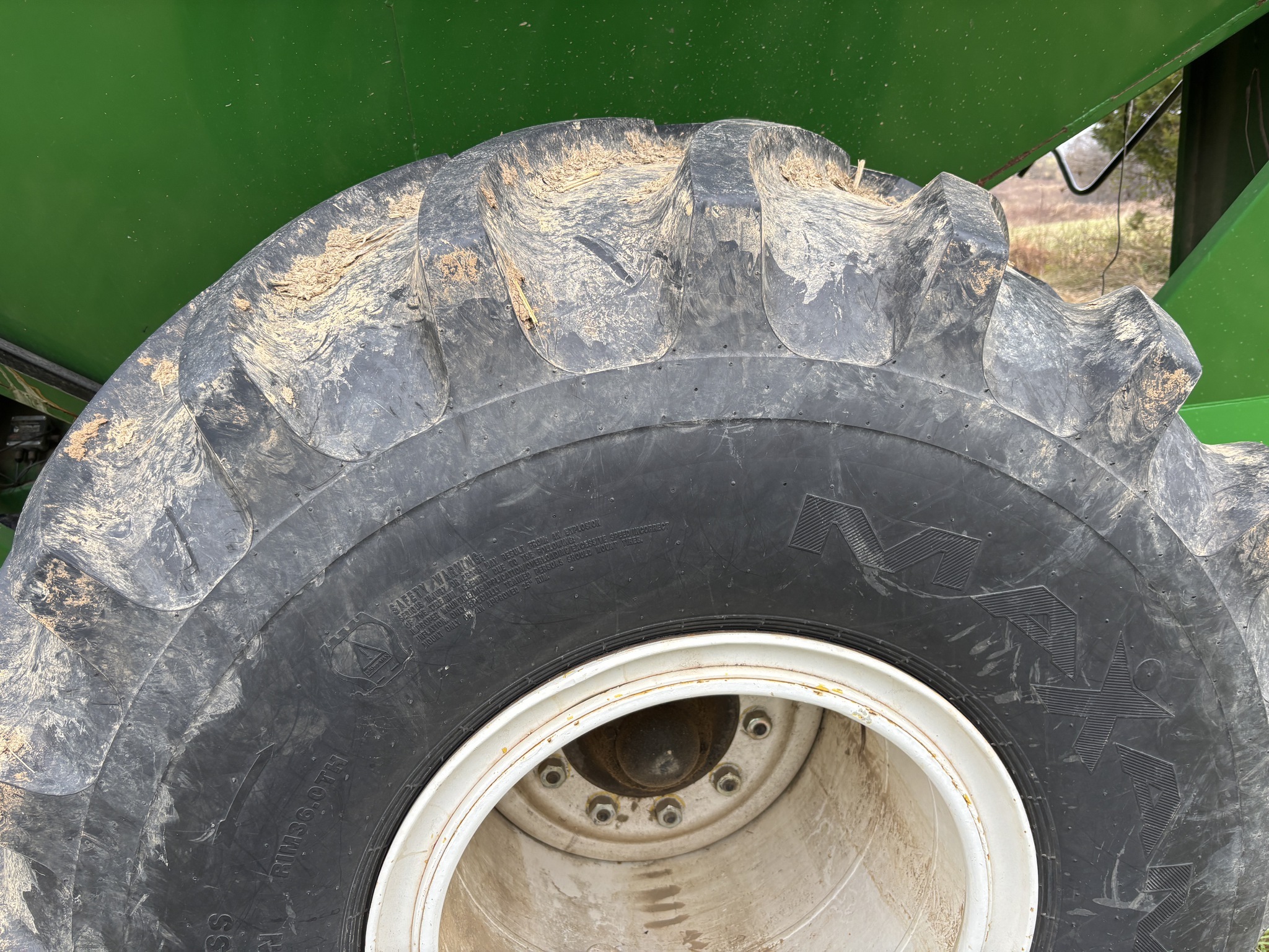  J&M 750-18 Grain Cart