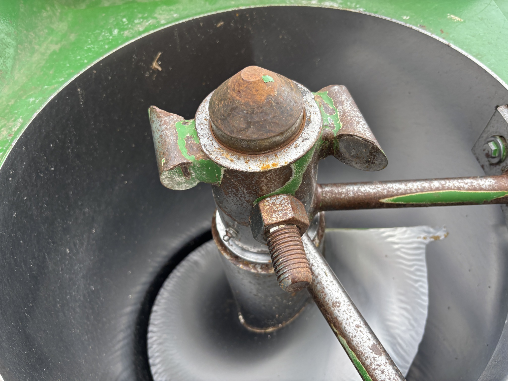  J&M 750-18 Grain Cart