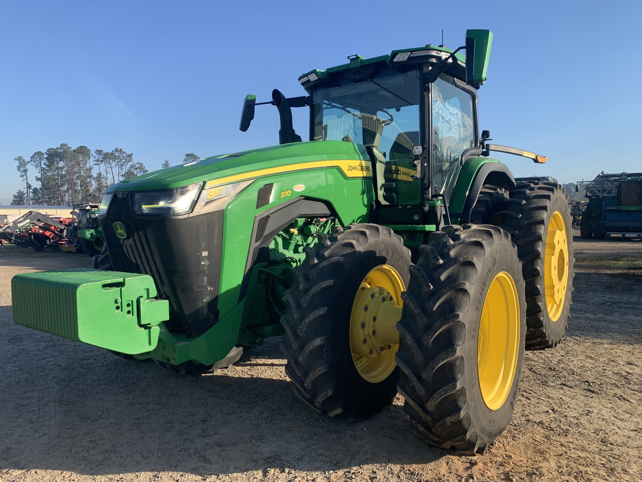 2022 John Deere 8R 370 Tractor