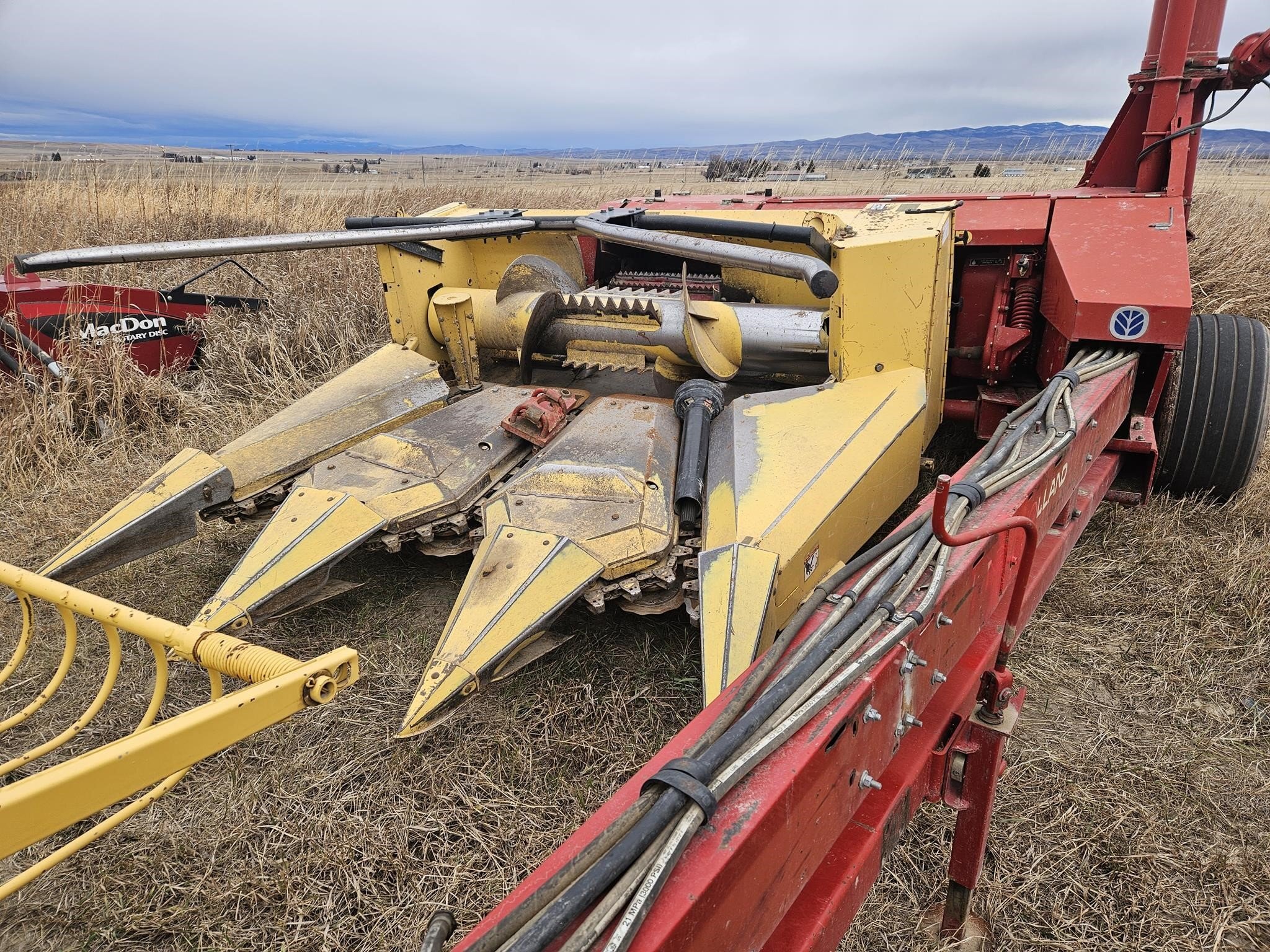 1995 New Holland 900 Pull-Type Forage Harvester
