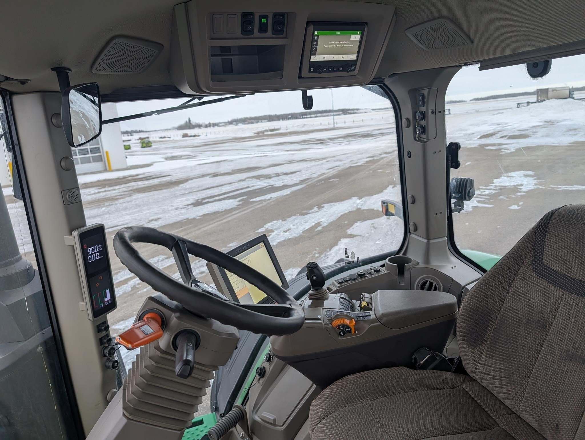 2022 John Deere 8R 310 Tractor