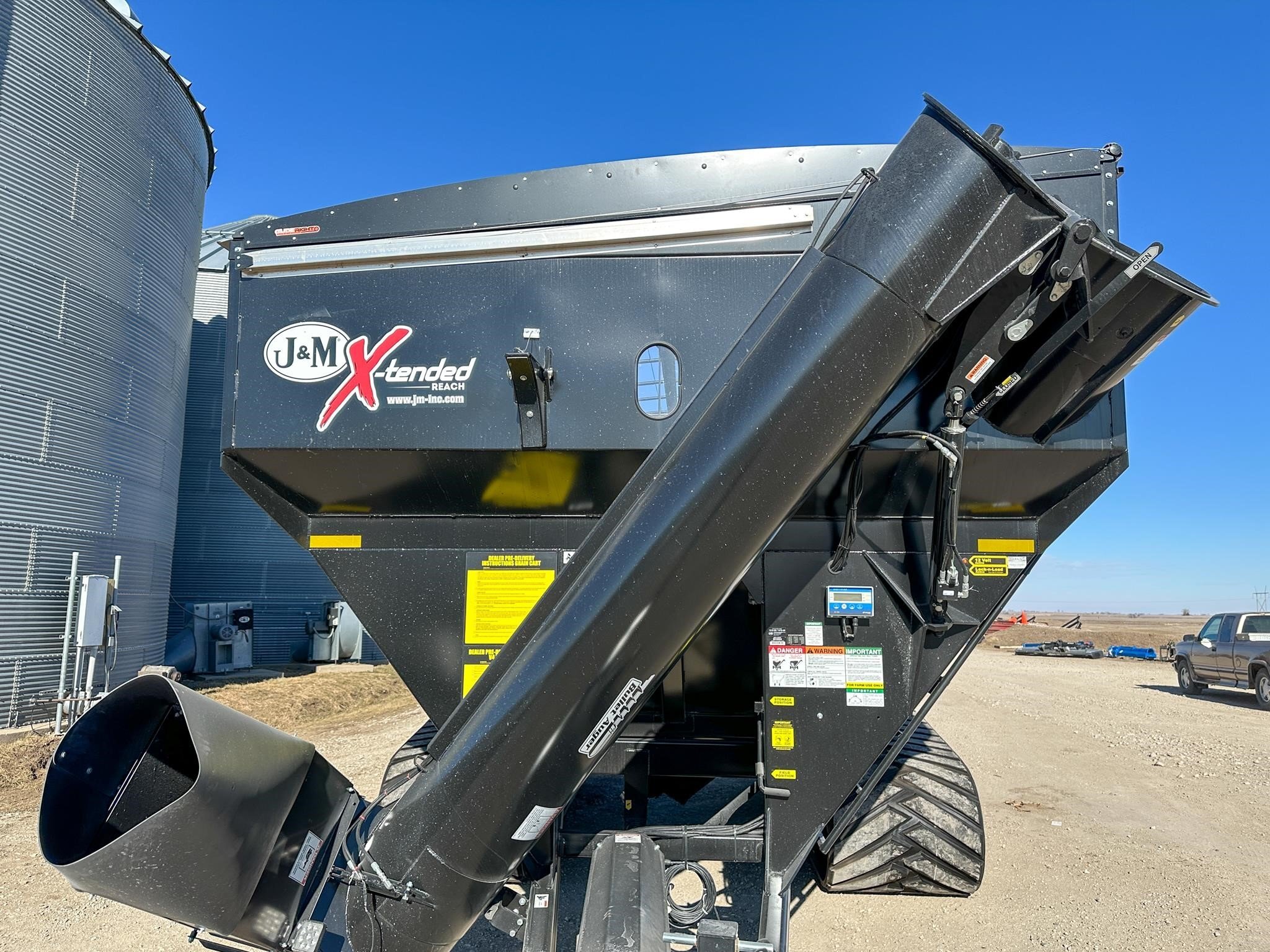 2026 J&M 1312-20T Grain Cart