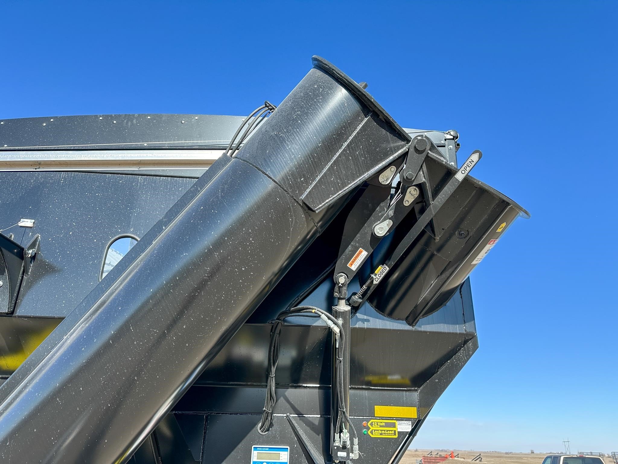 2026 J&M 1312-20T Grain Cart