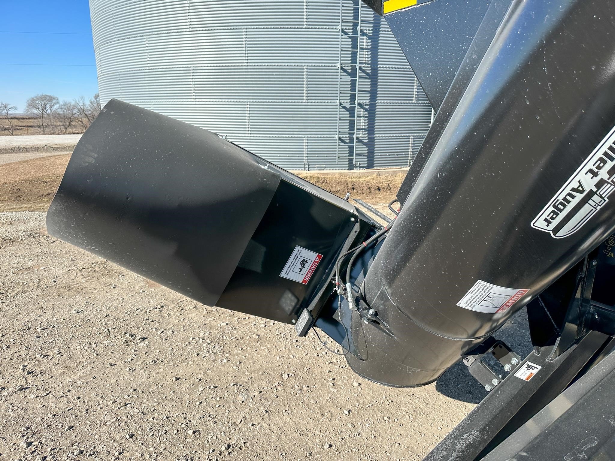 2026 J&M 1312-20T Grain Cart