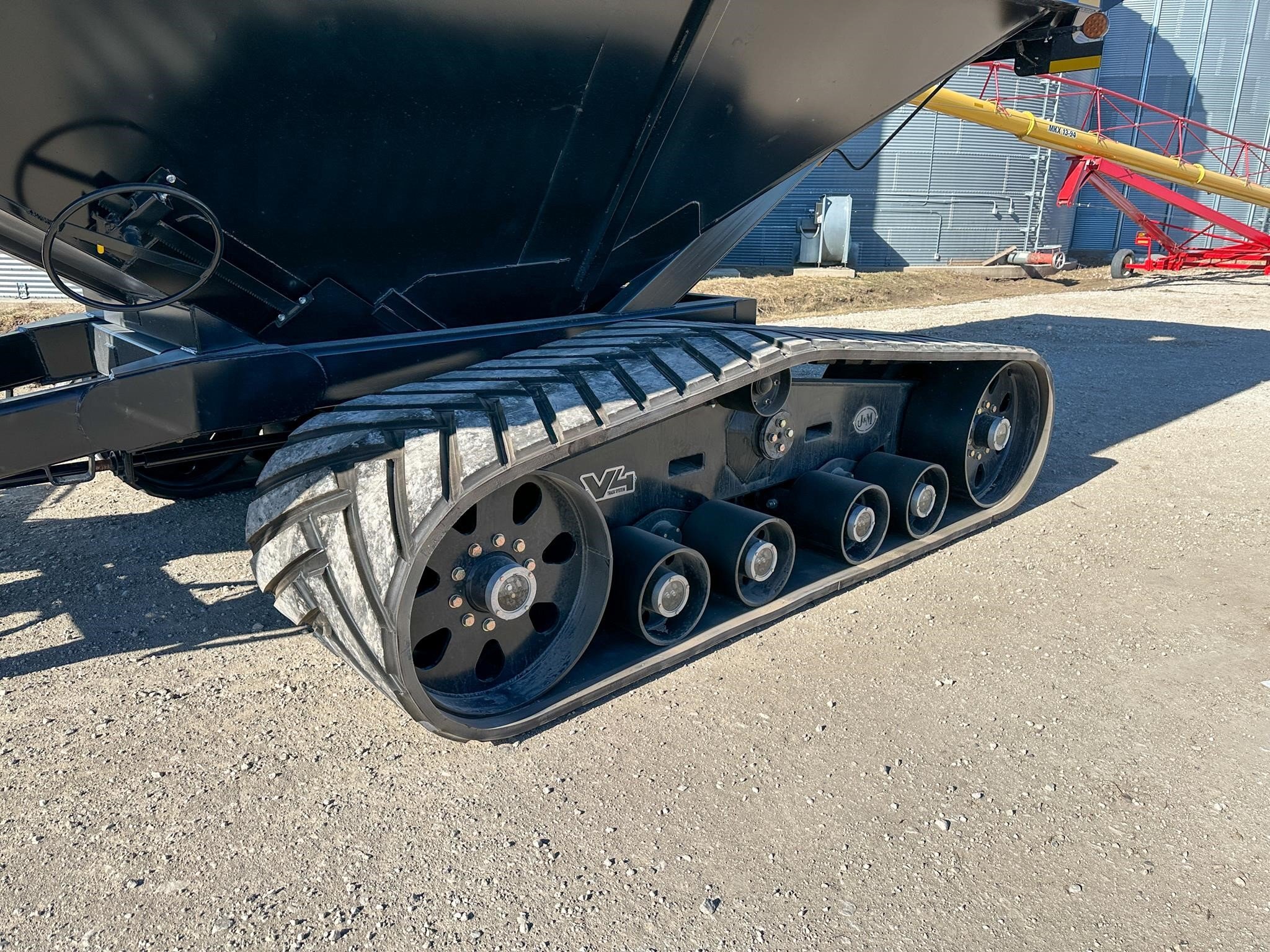 2026 J&M 1312-20T Grain Cart