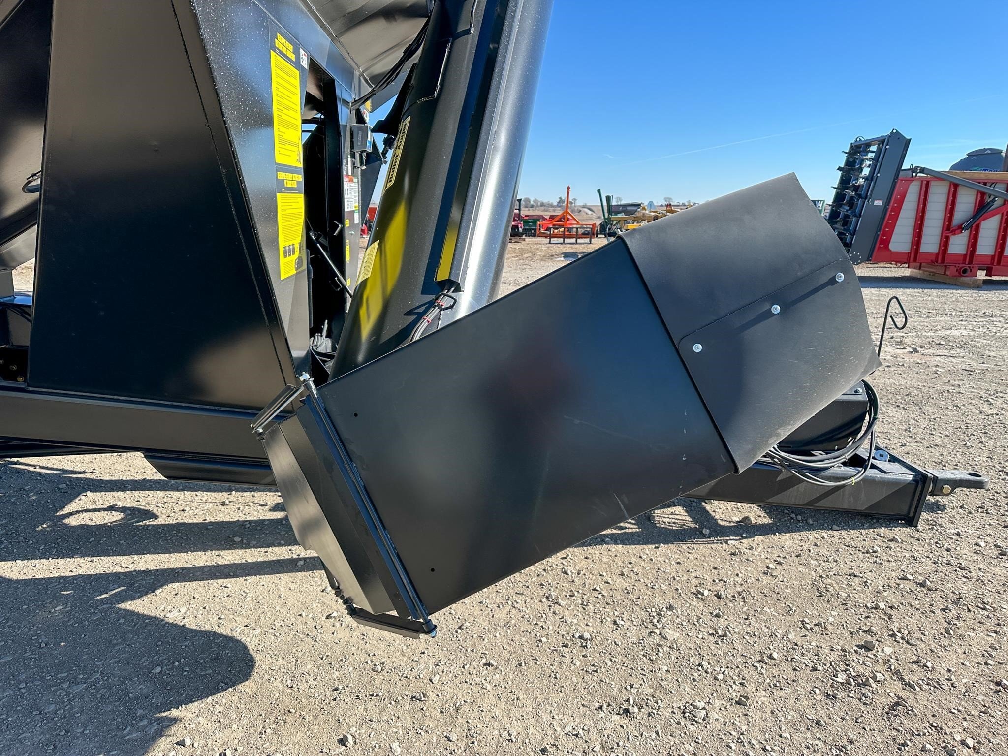 2026 J&M 1312-20T Grain Cart
