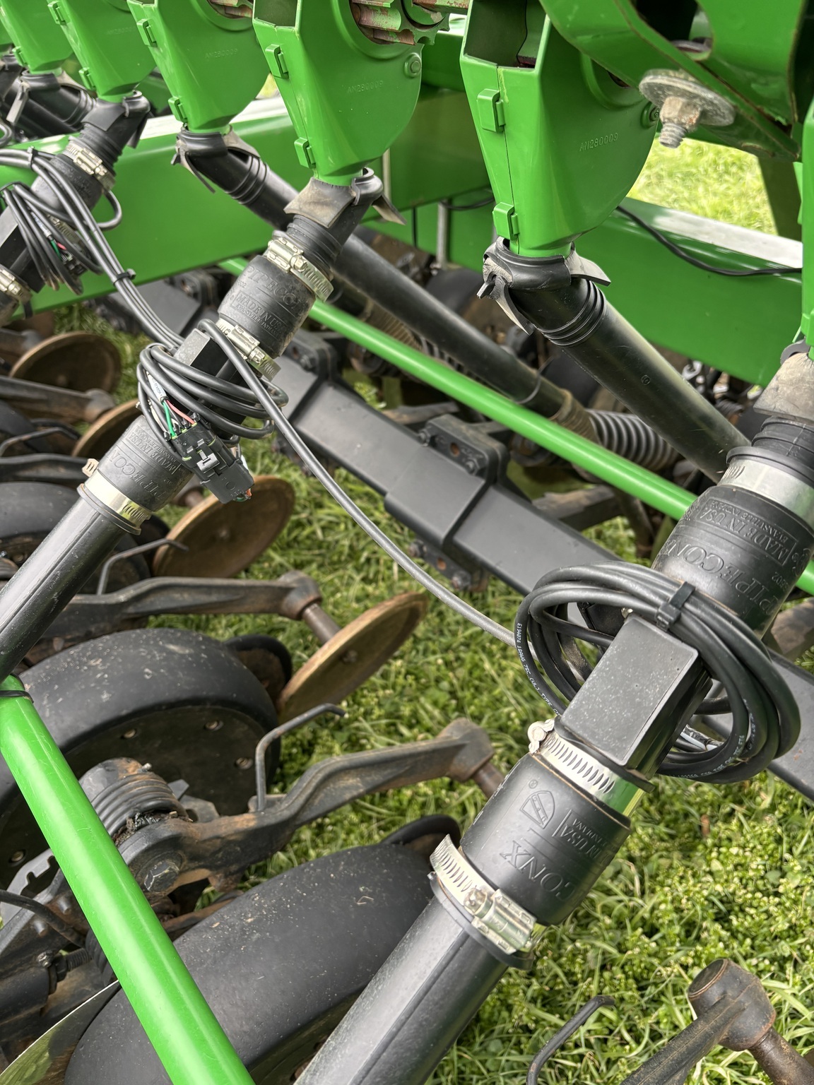 2009 John Deere 1590 Drill
