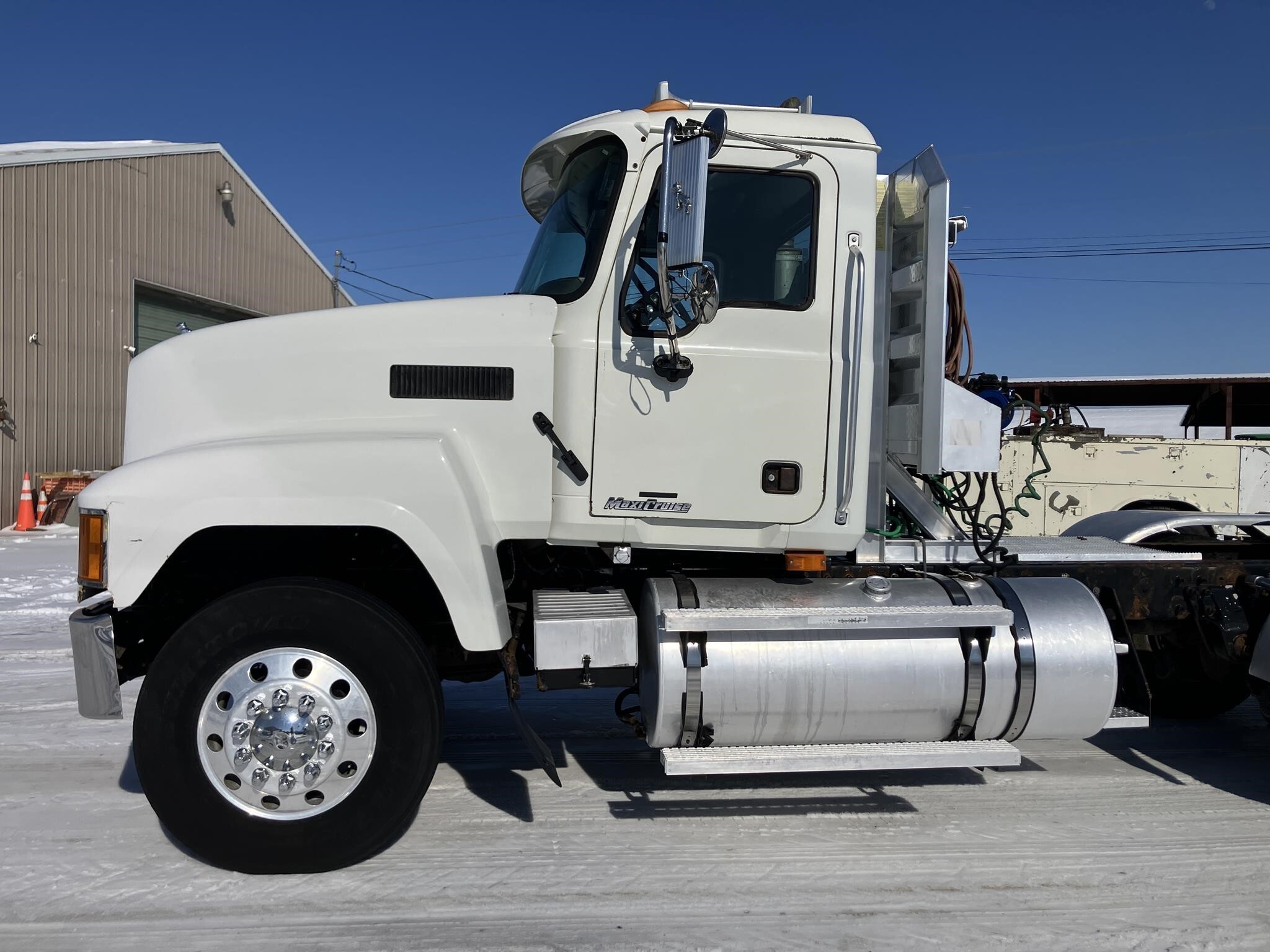 2005 Mack CH613 Semi Trucks/Trailer