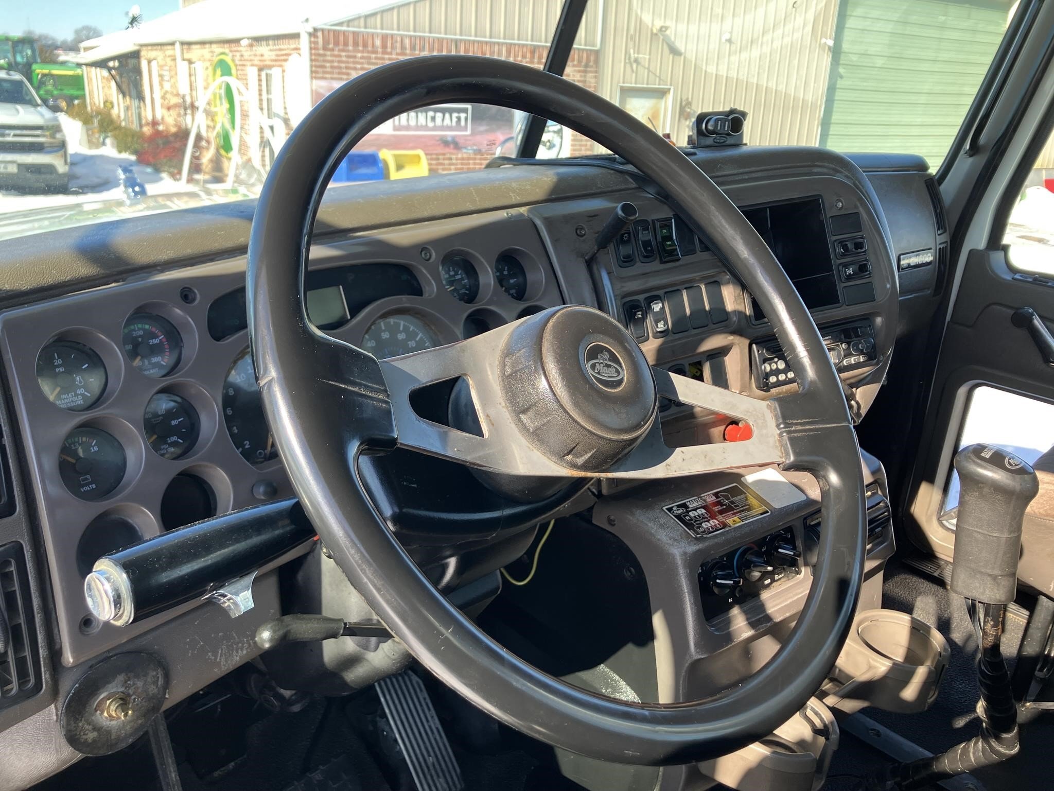 2005 Mack CH613 Semi Trucks/Trailer