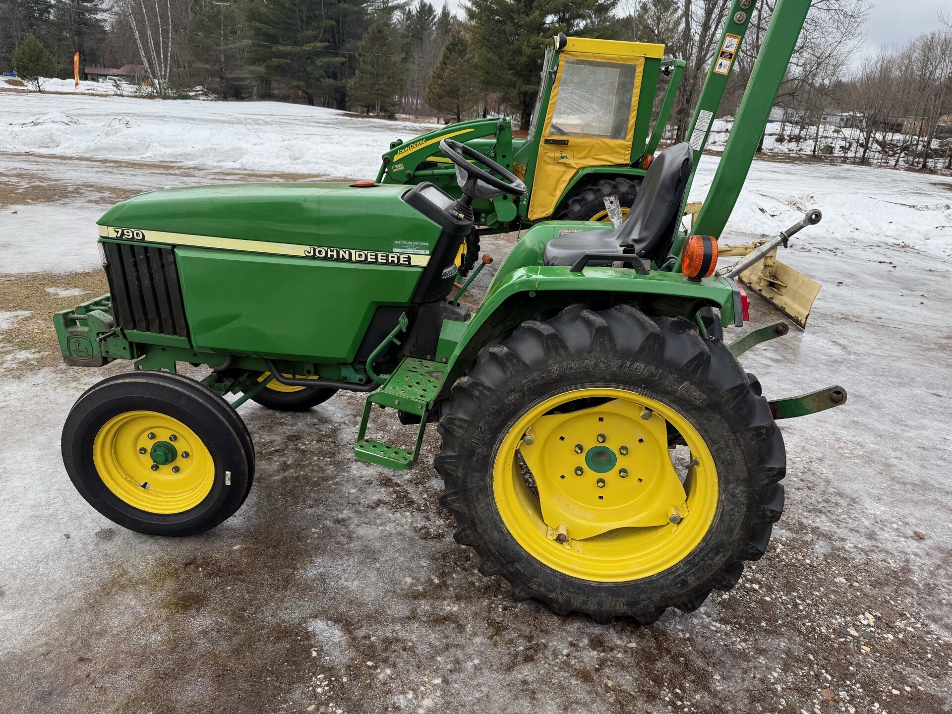 2004 John Deere 790 Tractor