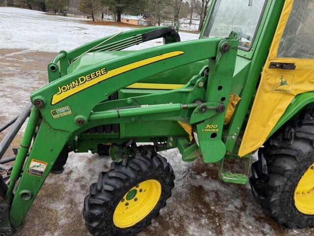 2005 John Deere 790 Tractor