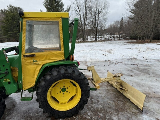 2005 John Deere 790 Tractor