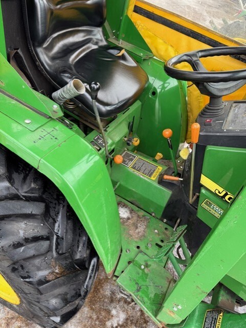 2005 John Deere 790 Tractor