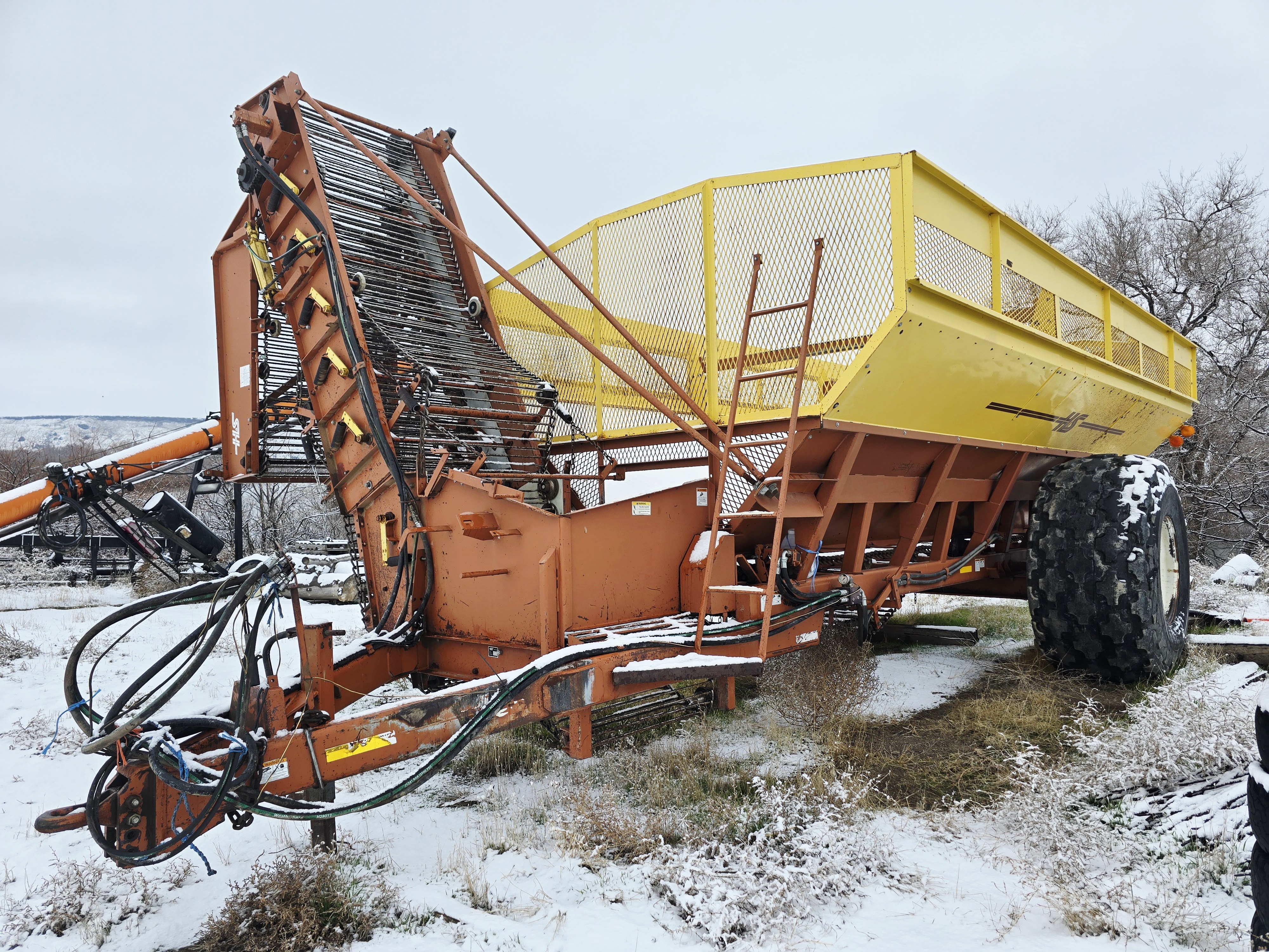 2007 H & S 30T Beet Equipment