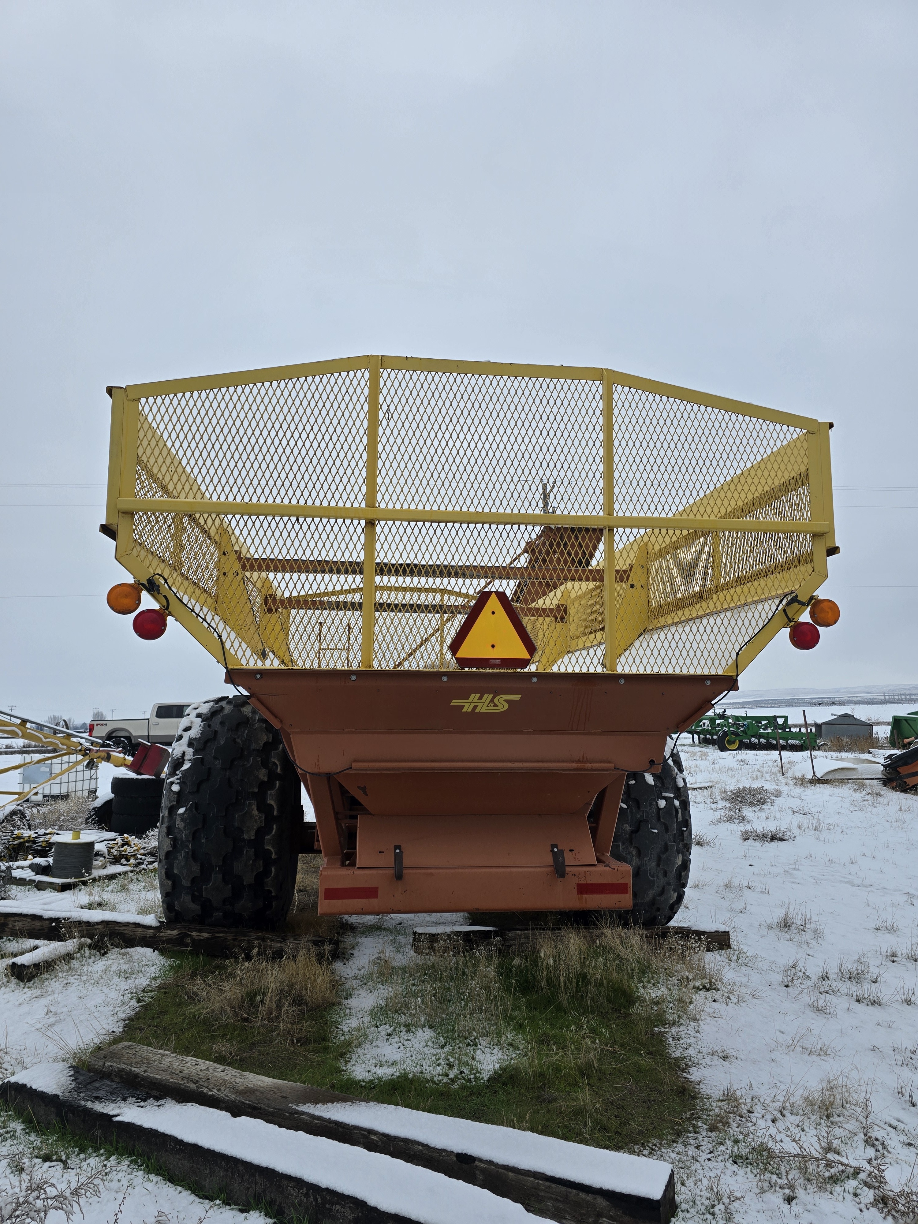 2007 H & S 30T Beet Equipment