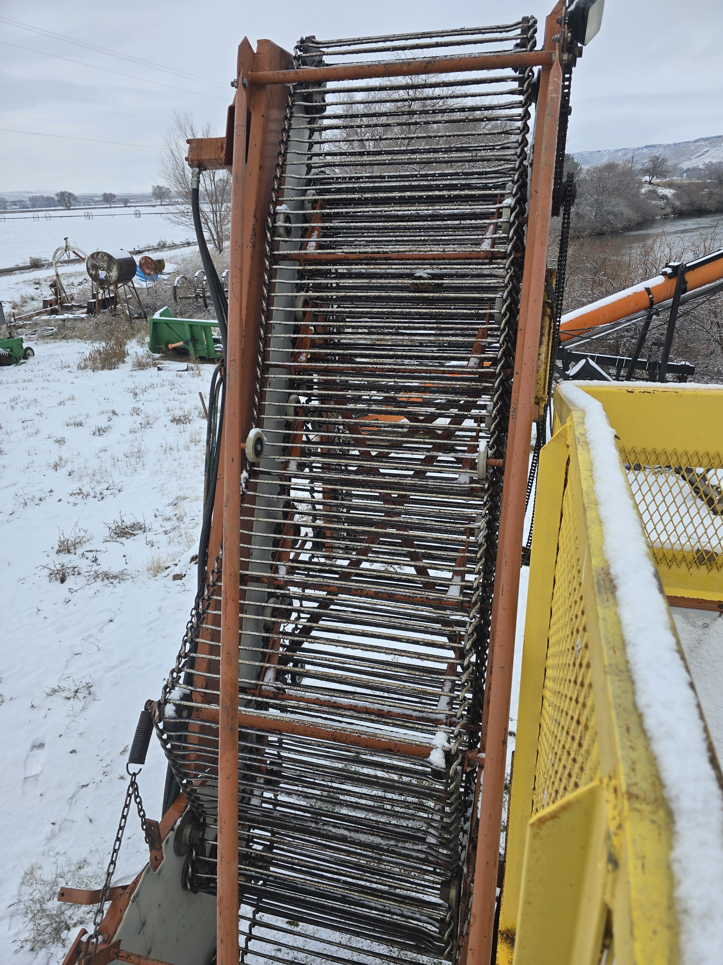 2007 H & S 30T Beet Equipment