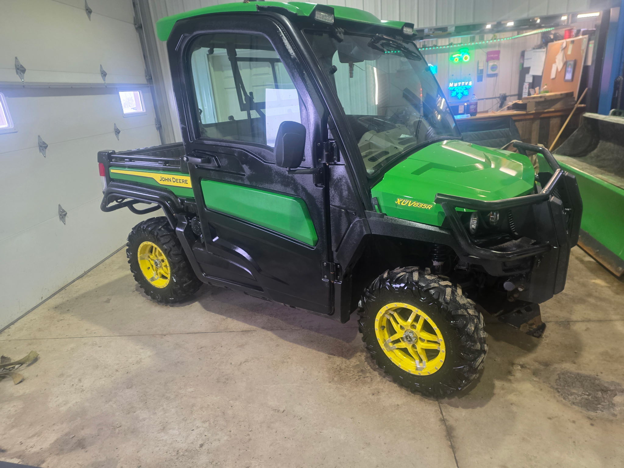 2023 John Deere XUV835R ATVs and Utility Vehicle