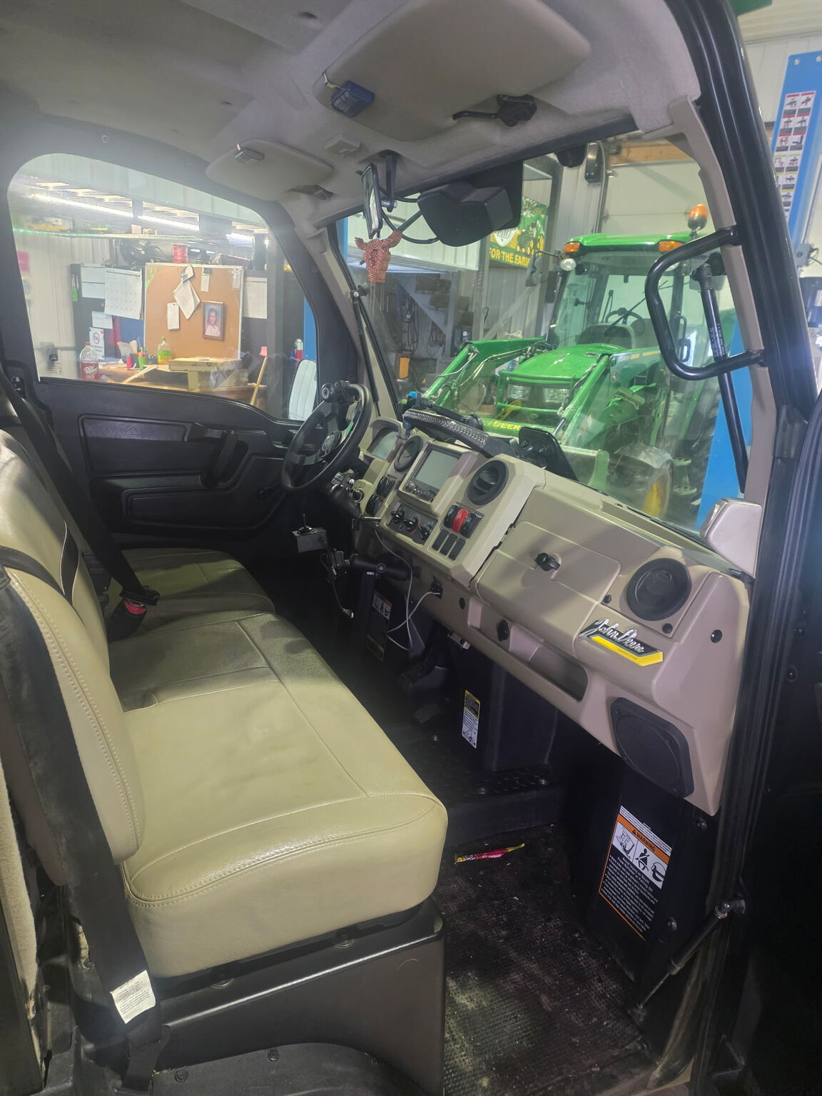 2023 John Deere XUV835R ATVs and Utility Vehicle