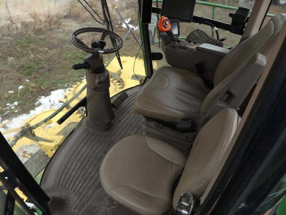 2021 John Deere 9900 Self-Propelled Forage Harvester