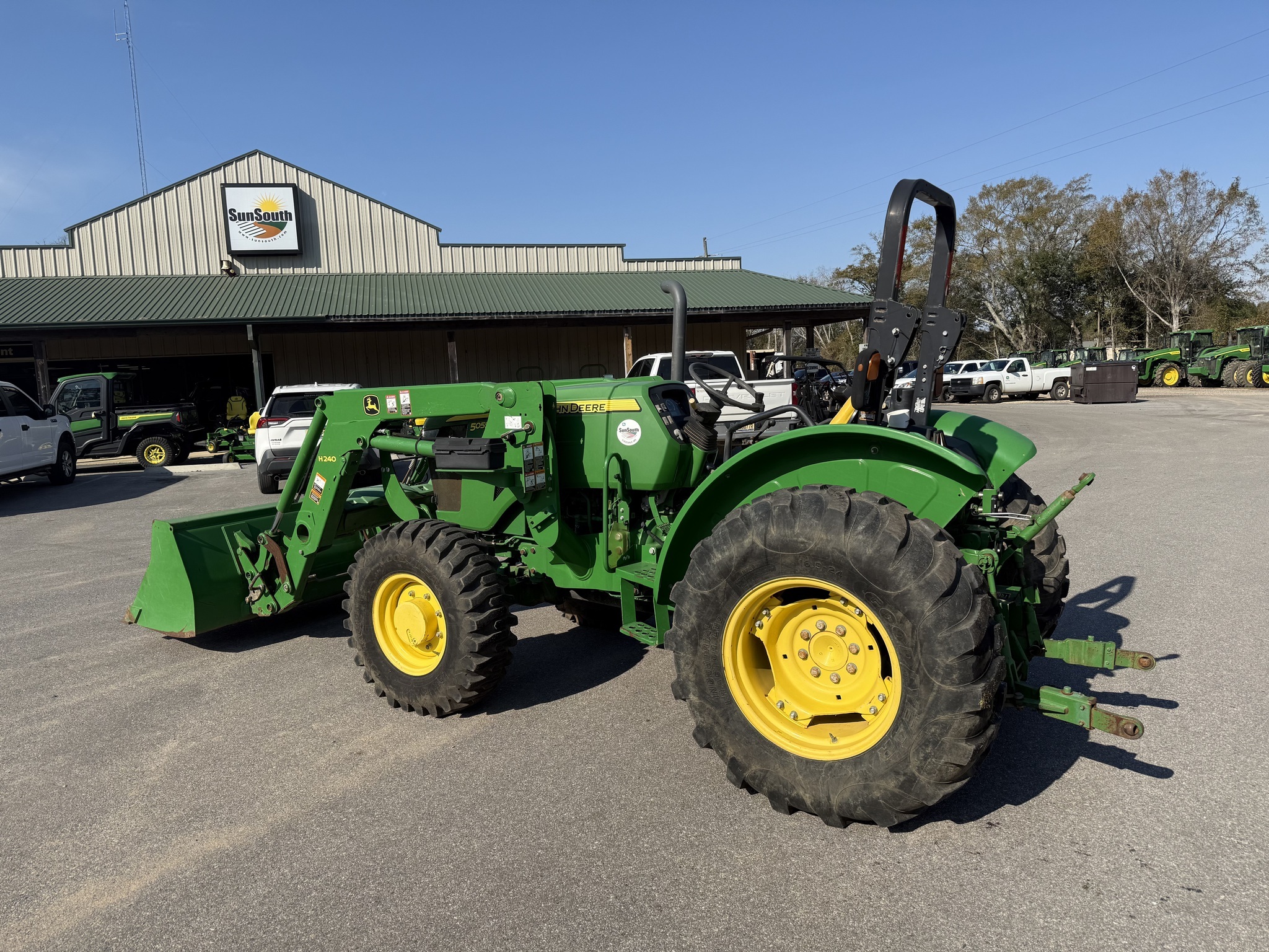 2017 John Deere 5055E Tractor
