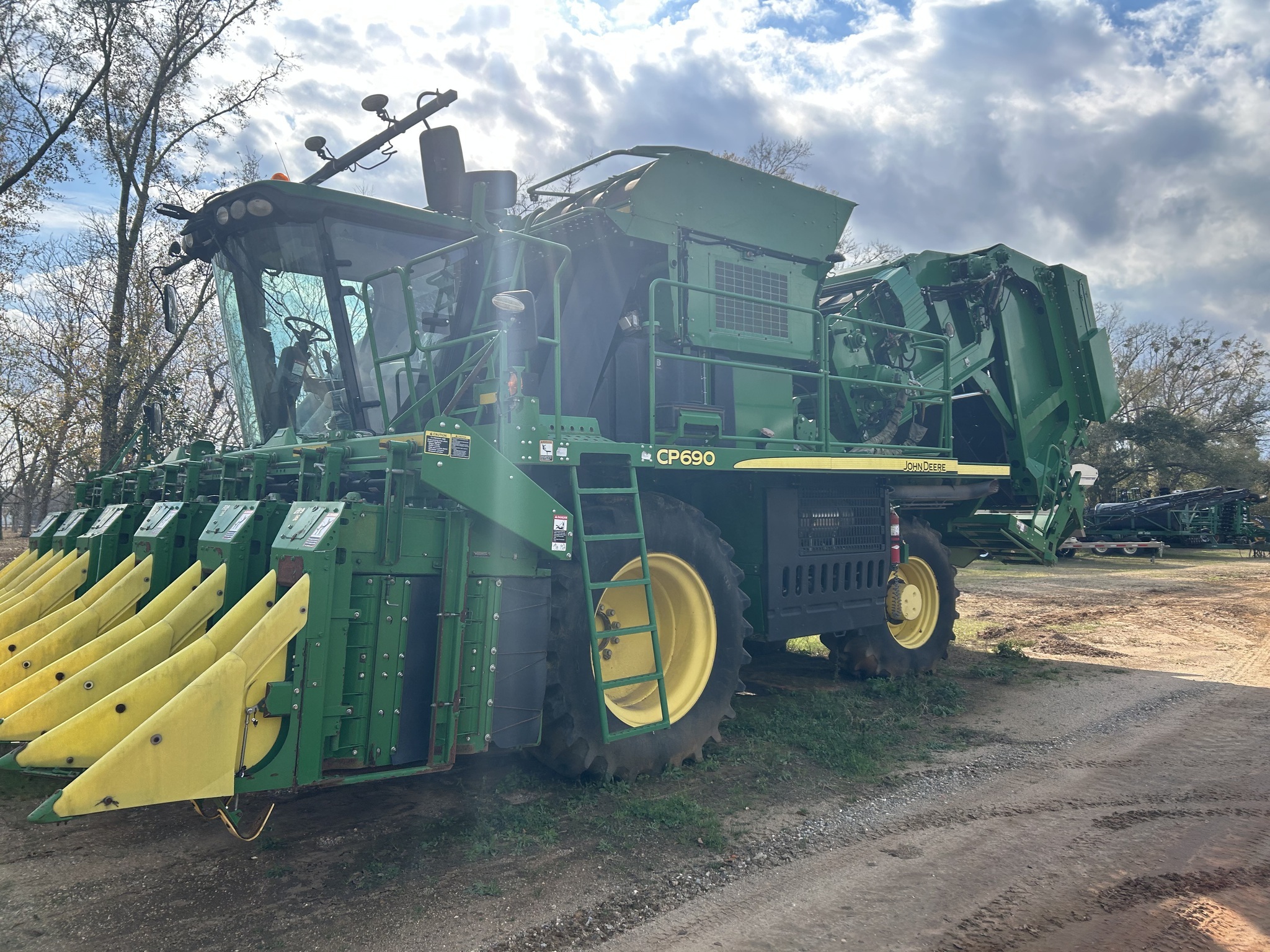 2017 John Deere CP690 Cotton Equipment