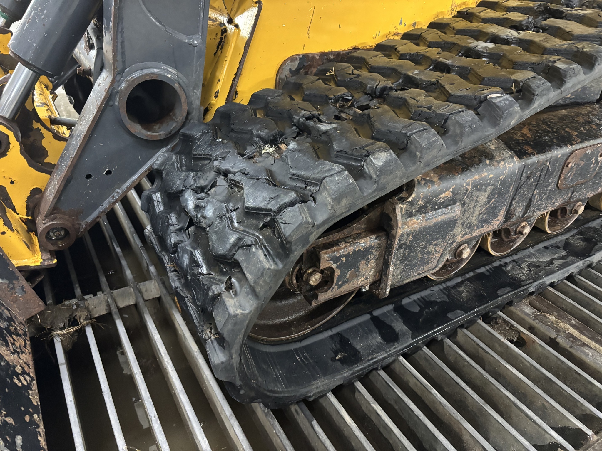 2018 Deere 333G Skid Steer