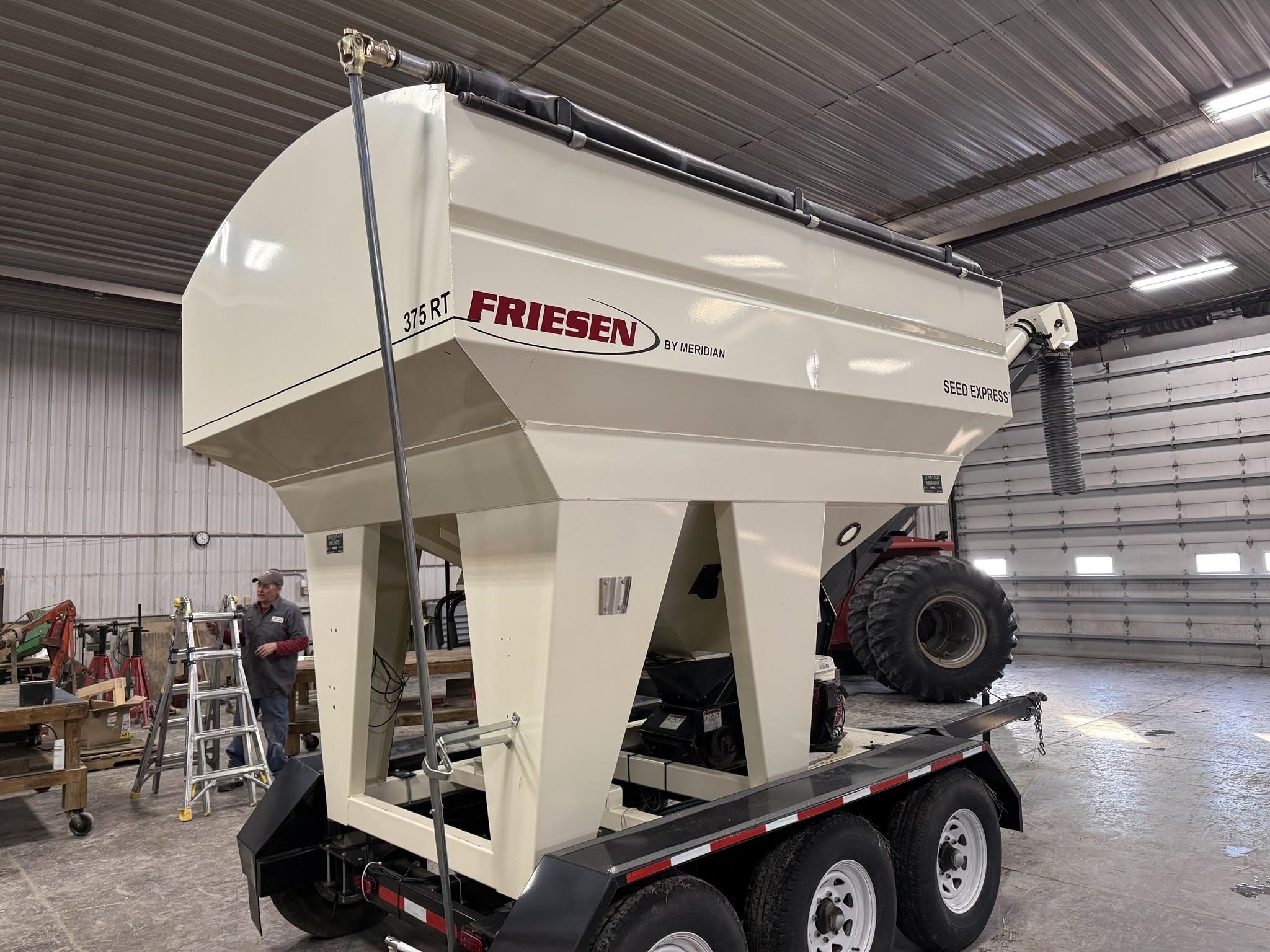  Friesen 375RT Seed Tender
